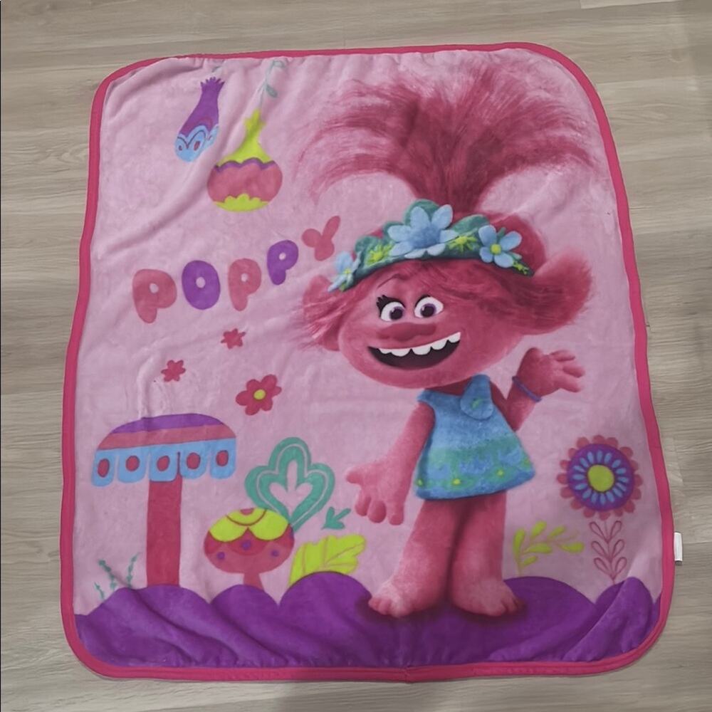 Pink Trolls Character Blanket Poppy 52x40”’fleece euc